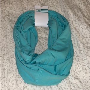 Infinity teal scarf